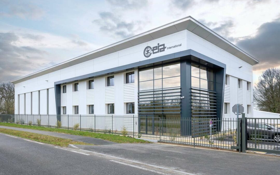 BUREAUX ET ATELIERS, Construction pour une entreprise italienne