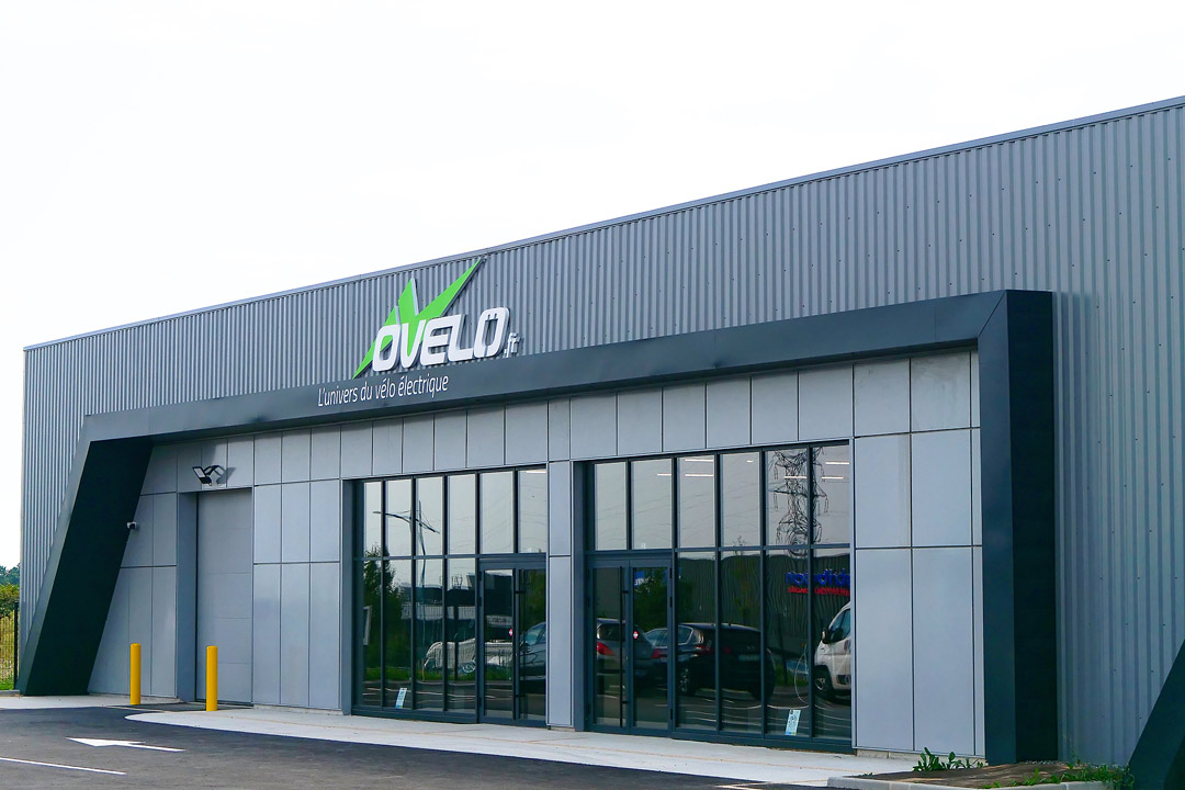 COMMERCE,   Atelier de réparation et magasin de vélos